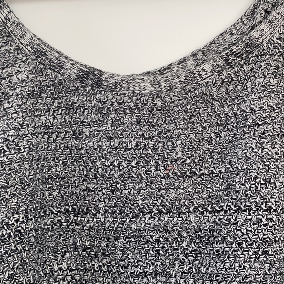Salt and Pepper Button Back Knit Top - Picture 4 of 6